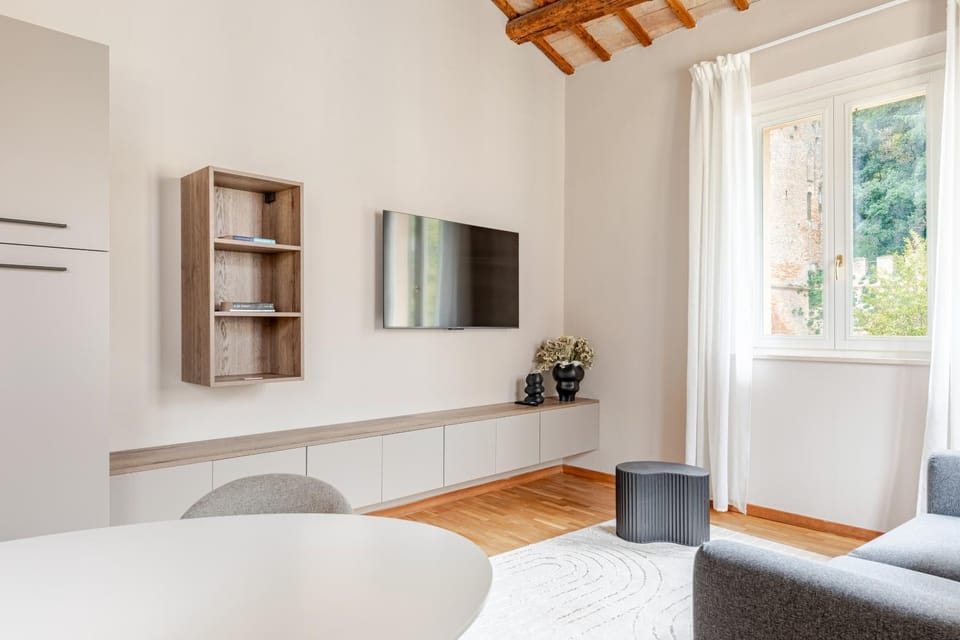 Property building, Communal lounge/ TV room, TV and multimedia, View (from property/room), View (from property/room), Kitchen or kitchenette, Living room, Seating area, Dining area, Evening entertainment, City view, City view