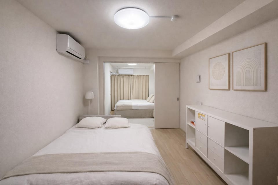 Bed, Photo of the whole room, Bedroom, air conditioner