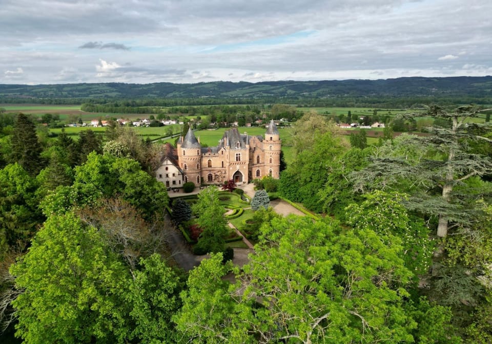 Château de Maulmont Hotel in Auvergne-Rhône-Alpes