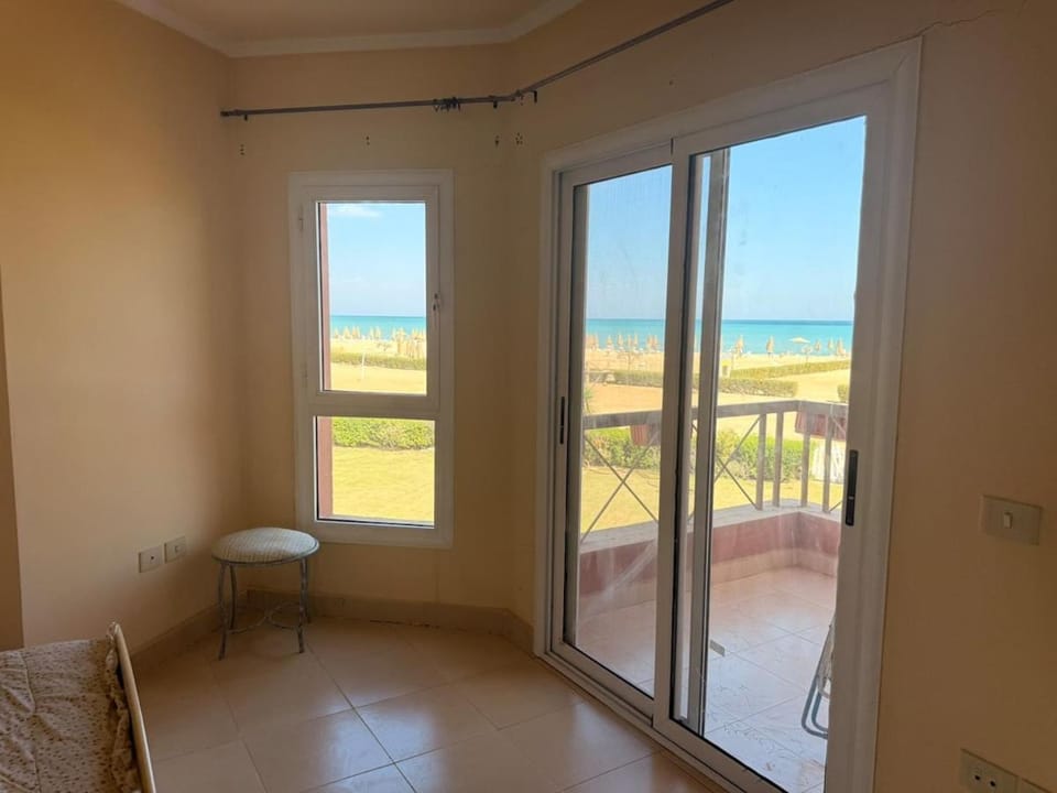 Beach Front Villa - Marina Wadi Degla Apartment in Egypt