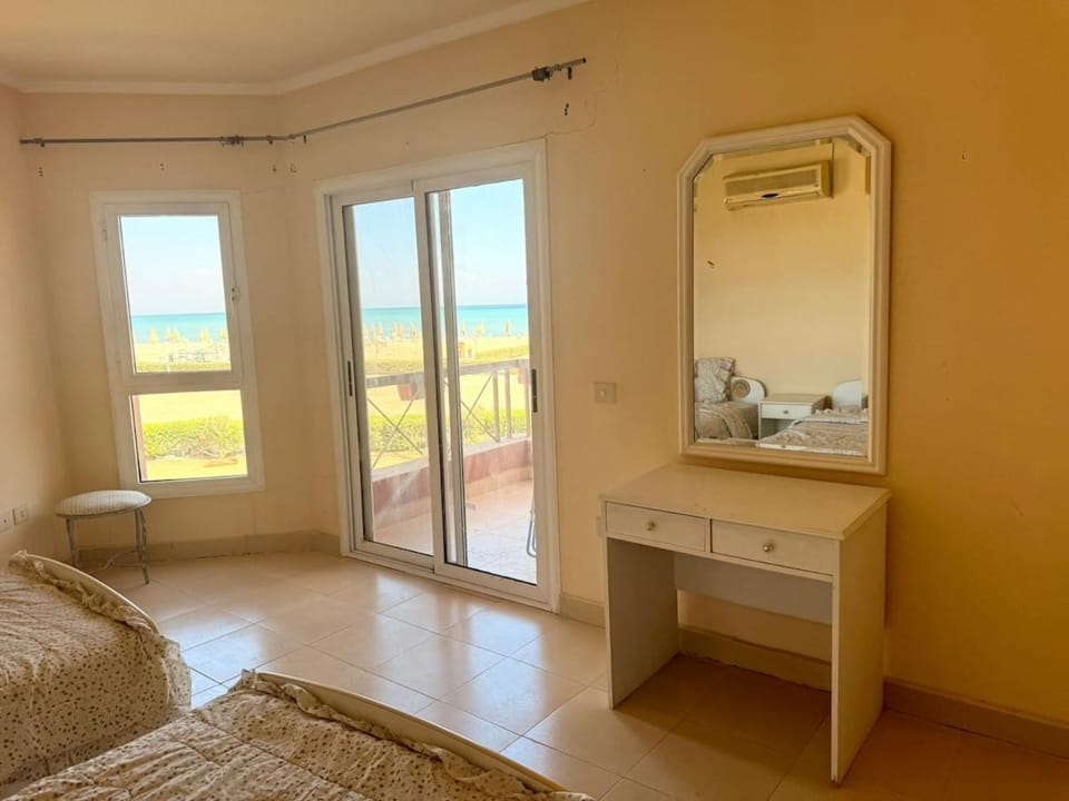 Beach Front Villa - Marina Wadi Degla Apartment in Egypt
