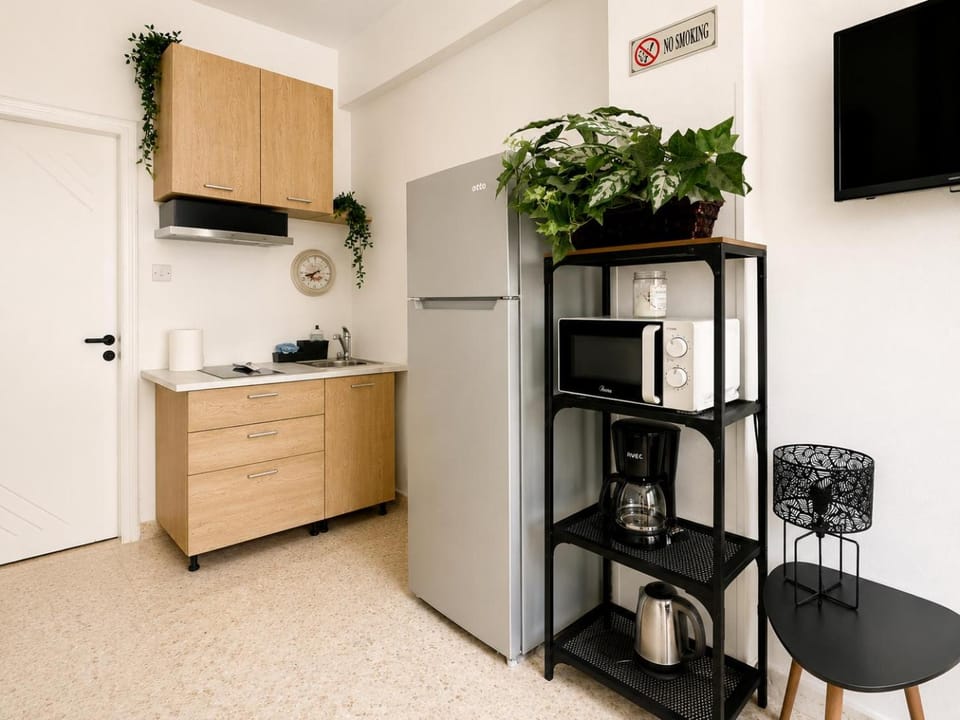TV and multimedia, Coffee/tea facilities, Kitchen or kitchenette, microwave, stove