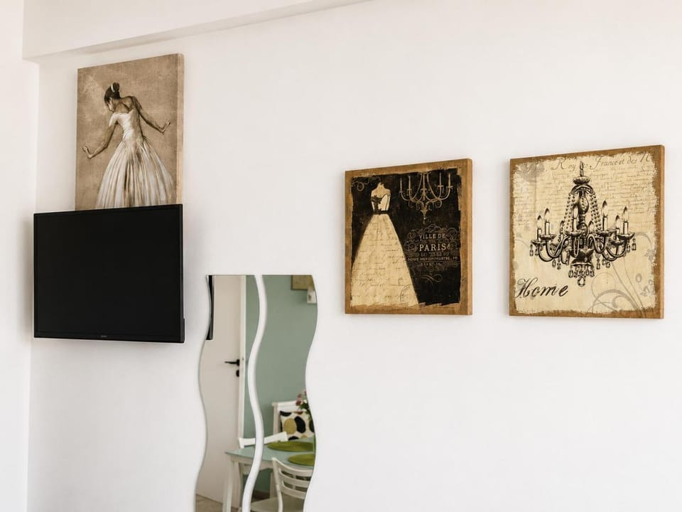 TV and multimedia, Decorative detail, Seating area