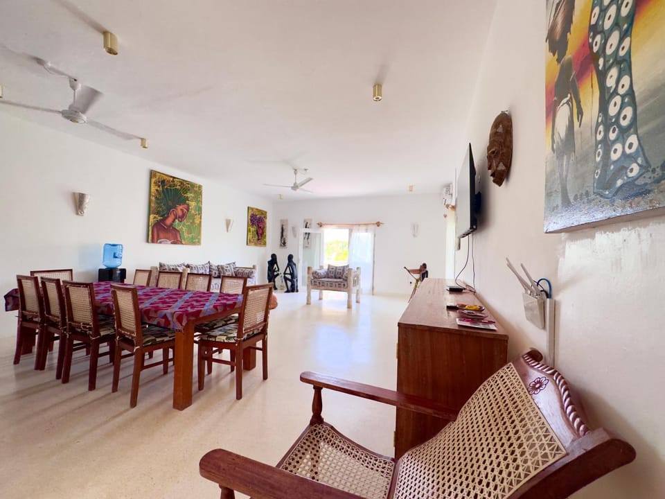Communal lounge/ TV room, TV and multimedia, Living room, Seating area