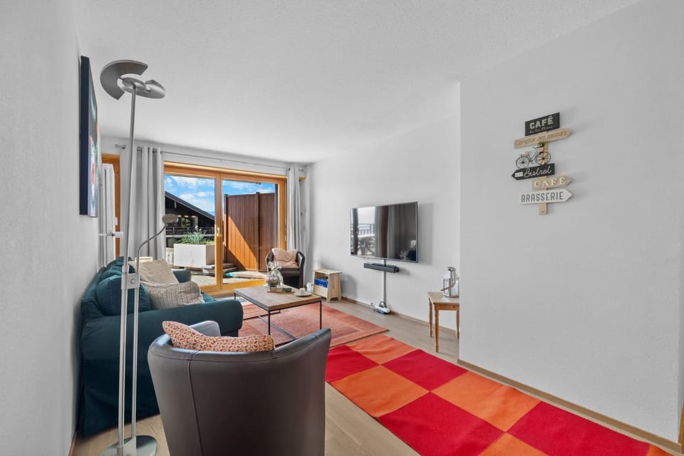 Communal lounge/ TV room, Living room