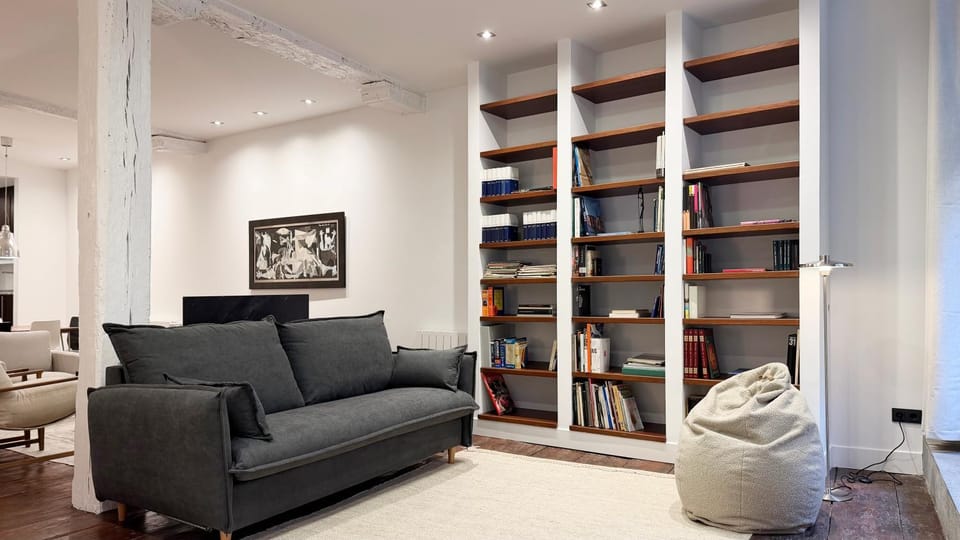 Library, Living room