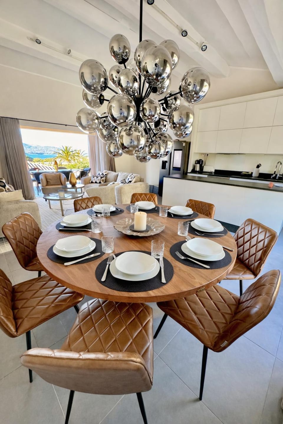 Seating area, Dining area