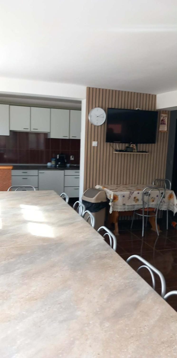 Cabana Lenuța, 8 bedrooms, Sleeps 19, HotTub House in Cluj County