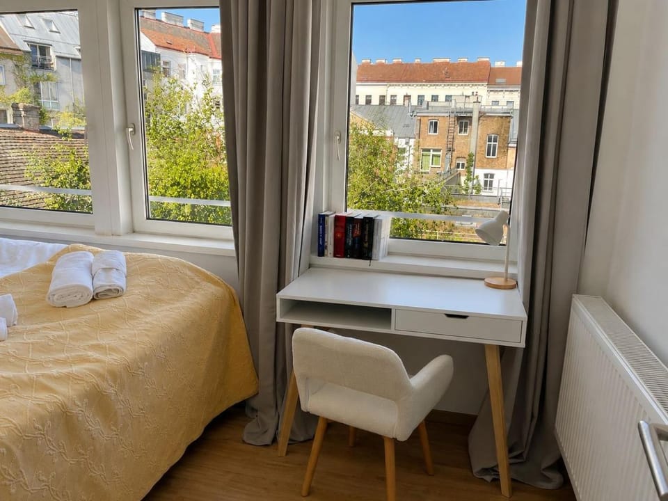 Bed, View (from property/room), Photo of the whole room, Seating area, Bedroom