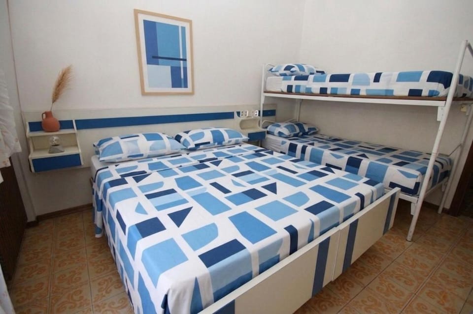 Bed, Photo of the whole room, Bedroom, bunk bed