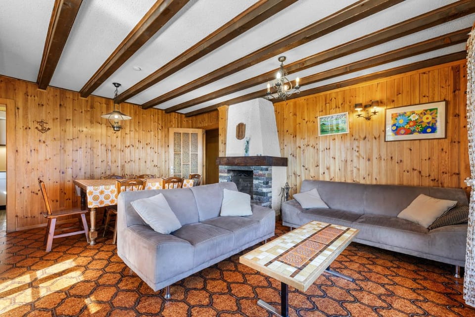 Communal lounge/ TV room, Living room