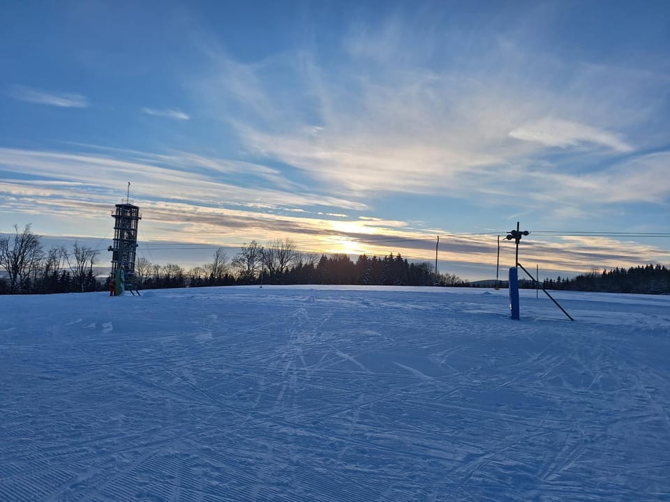 Off site, Skiing, Skiing
