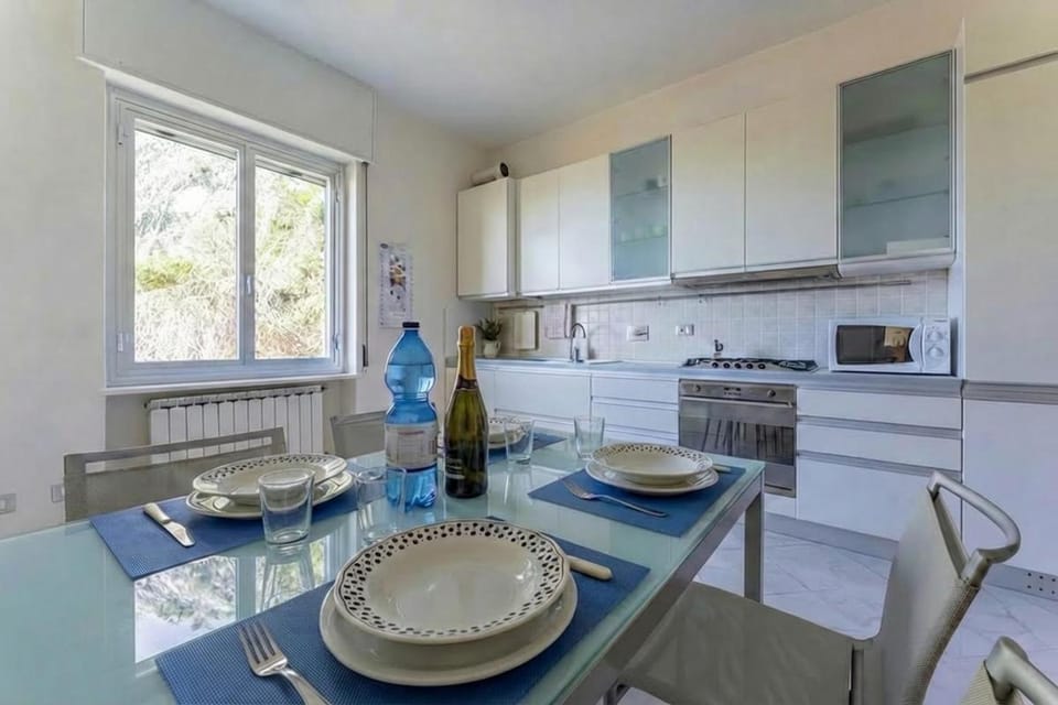 View (from property/room), Dining area, kitchen