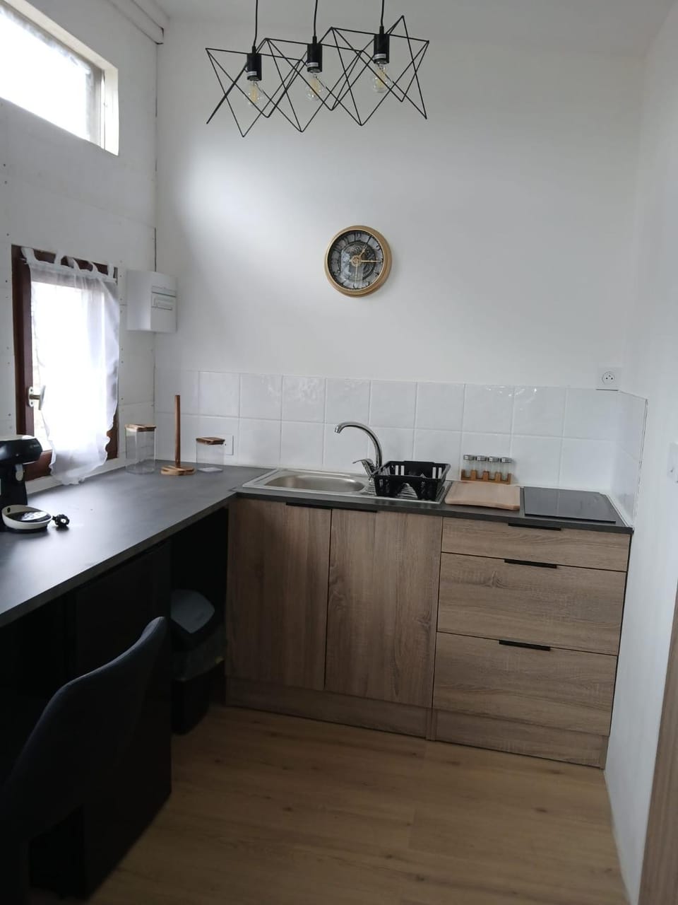 Kitchen or kitchenette, pet friendly, stove