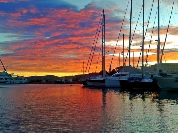 Cris Craft 380 CONT Boat Docked boat in Fréjus