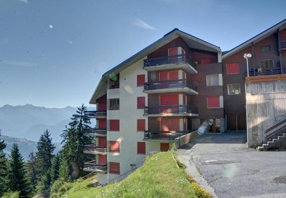 Pollux 25 pres de la telecabine a Anzere Cabin in Canton of Valais