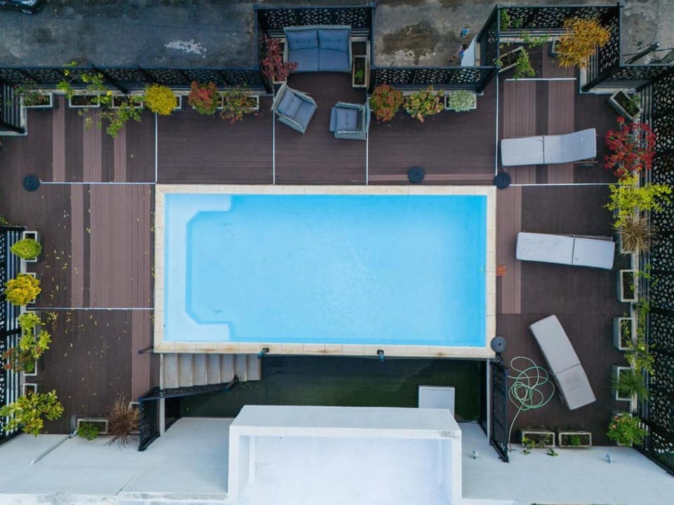 Balcony/Terrace, Swimming pool