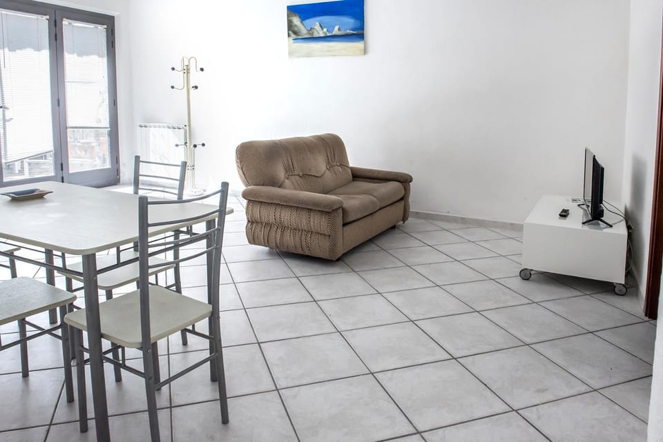 N202 - Numana, ampio bilocale con portico Apartment in Numana