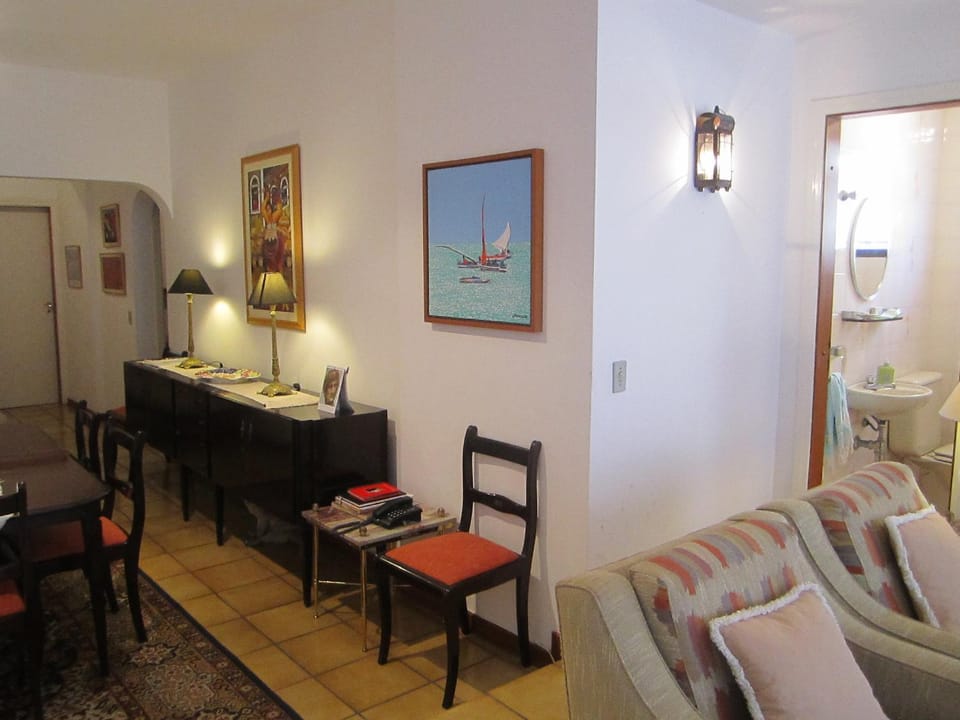 Toilet, Communal lounge/ TV room