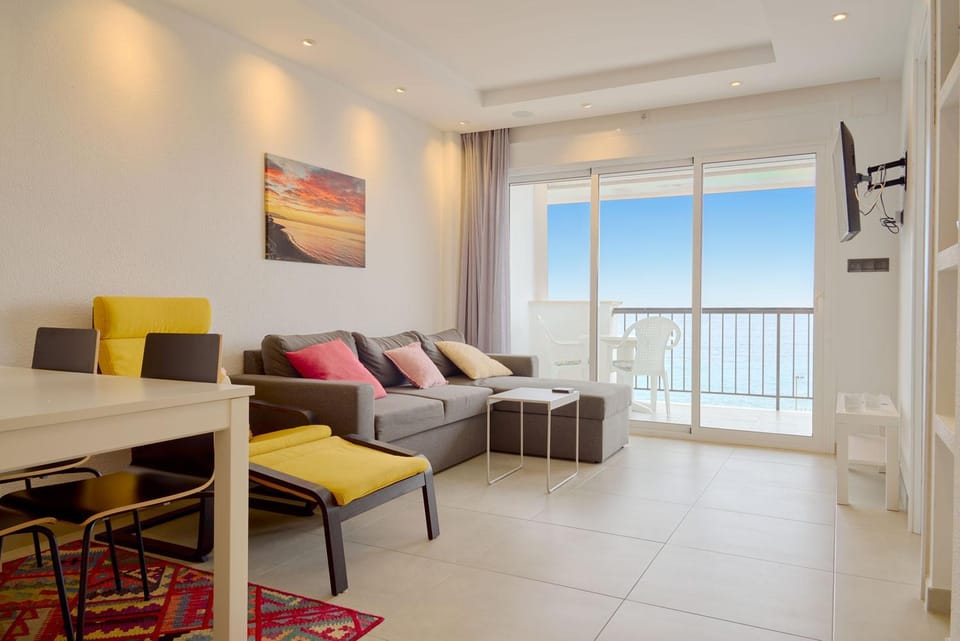 Communal lounge/ TV room, Living room