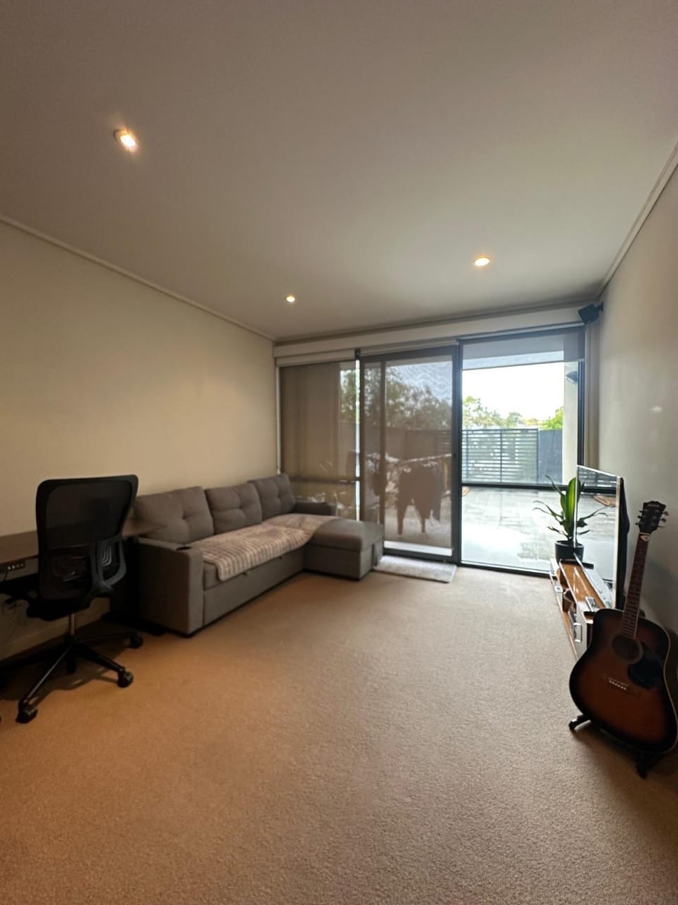 A cozy room in Glen Waverley with dedicated bathroom, in a shared accommodation Apartment in Glen Waverley