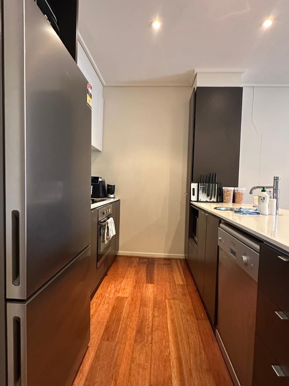 A cozy room in Glen Waverley with dedicated bathroom, in a shared accommodation Apartment in Glen Waverley