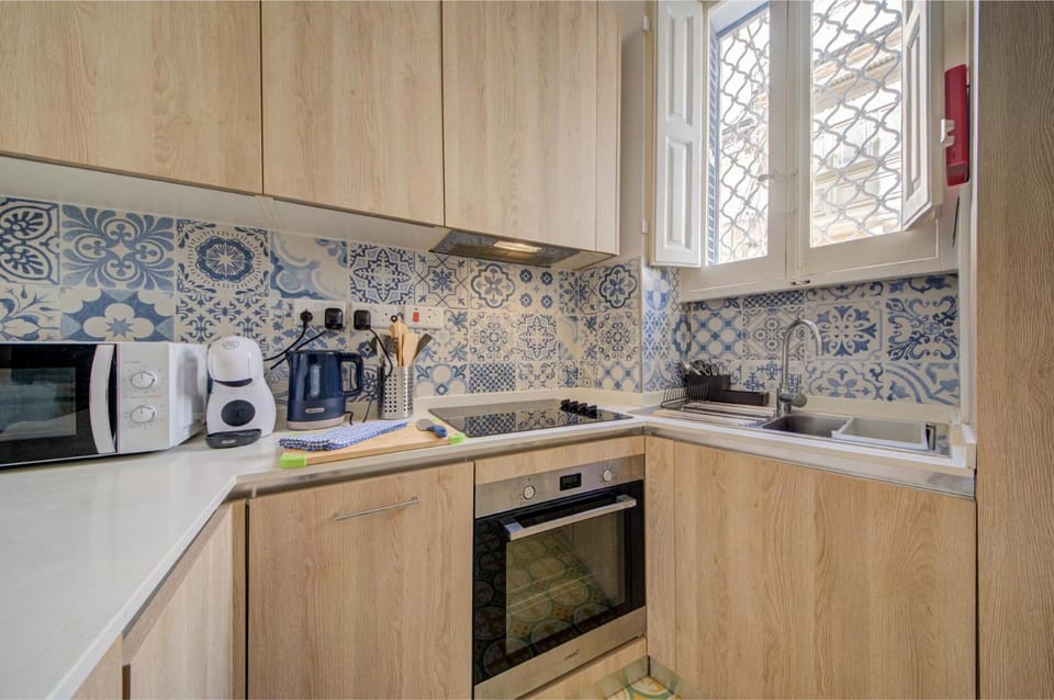 Coffee/tea facilities, Kitchen or kitchenette, dishwasher, minibar, stove, toaster