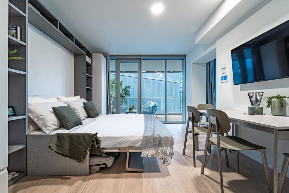 Bed, Living room