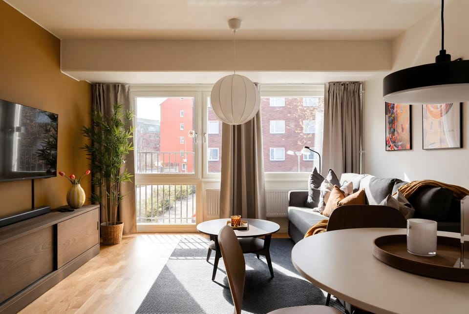 Guestly Homes - Central Premium Suite 1BR Apartment in Sweden