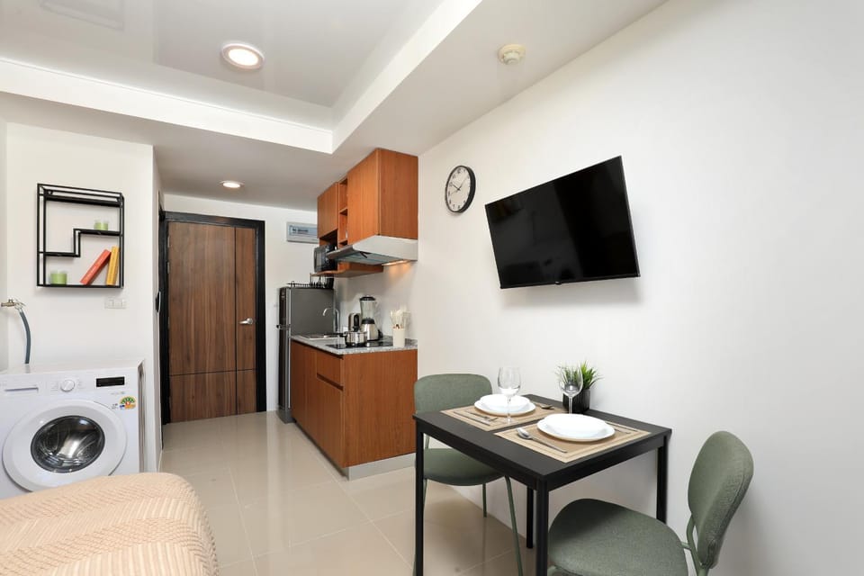 TV and multimedia, Dining area, stove, washing machine