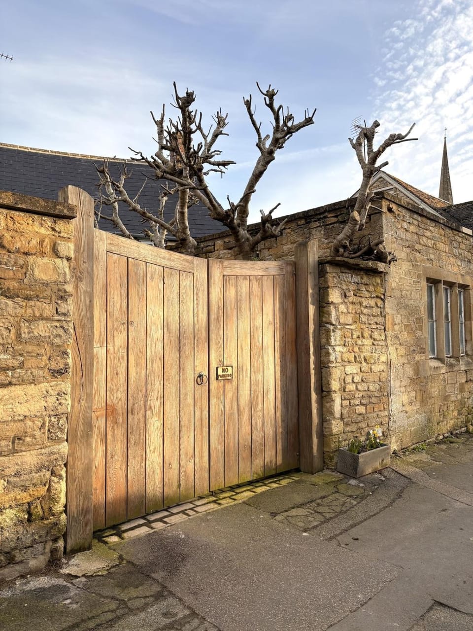 Property building, Facade/entrance