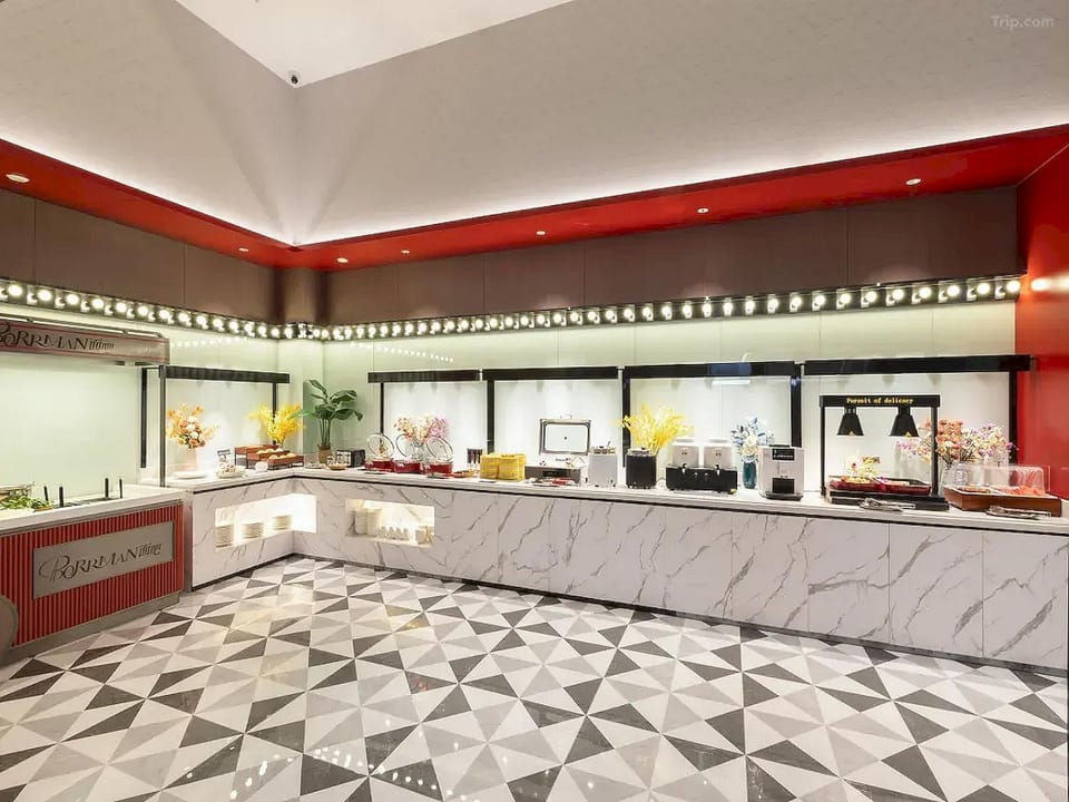 Coffee/tea facilities, Food and drinks, Breakfast