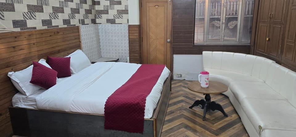 Altura Guest House Bed and Breakfast in Uttarakhand