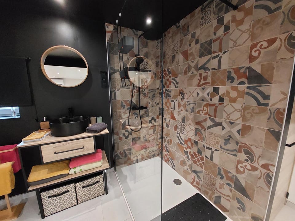 Shower, Bathroom