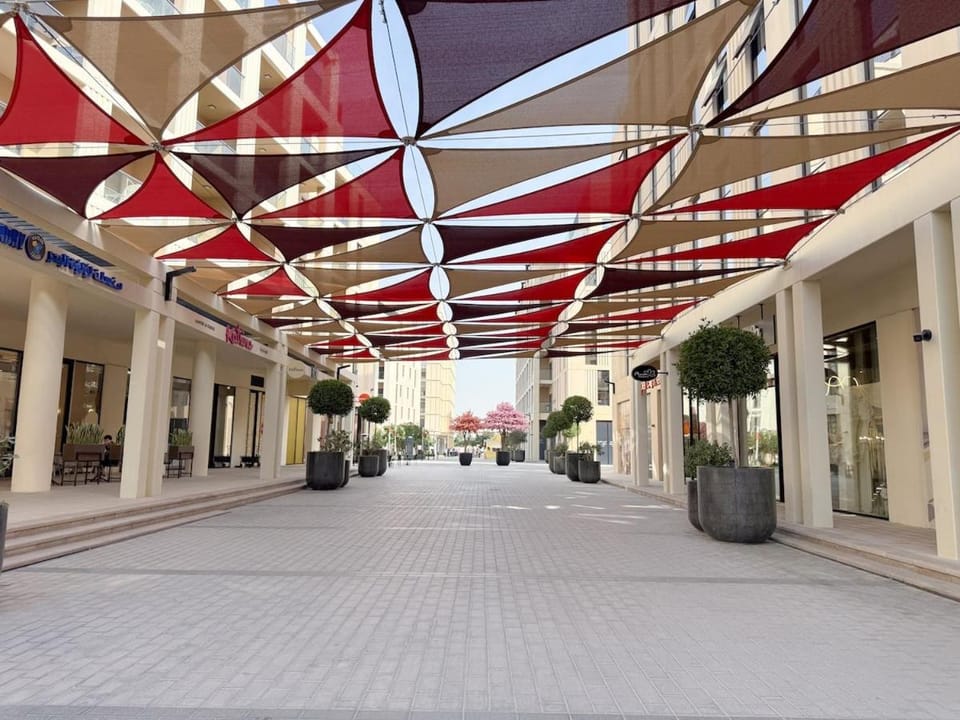 Golden Sunset Luxe 1BR CB2-3-RA1-812-1br Apartment in United Arab Emirates
