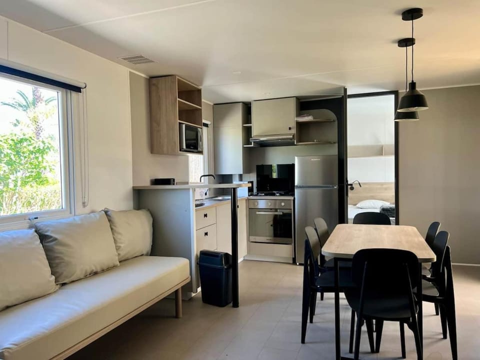 Thomas Campground/ 
RV Resort in Argeles-sur-Mer