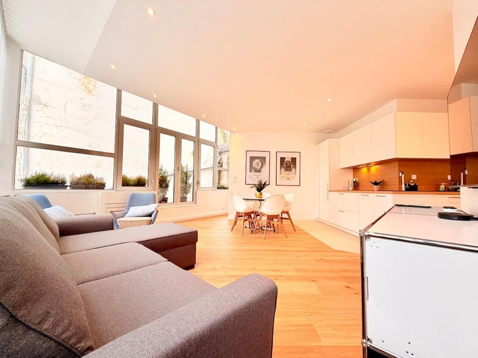 Loft climatisé Parking & Terrasse Proche centre 6p Apartment in Besançon