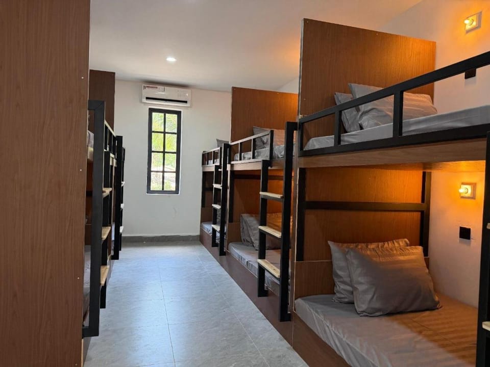 Bed, Photo of the whole room, Bedroom, bunk bed
