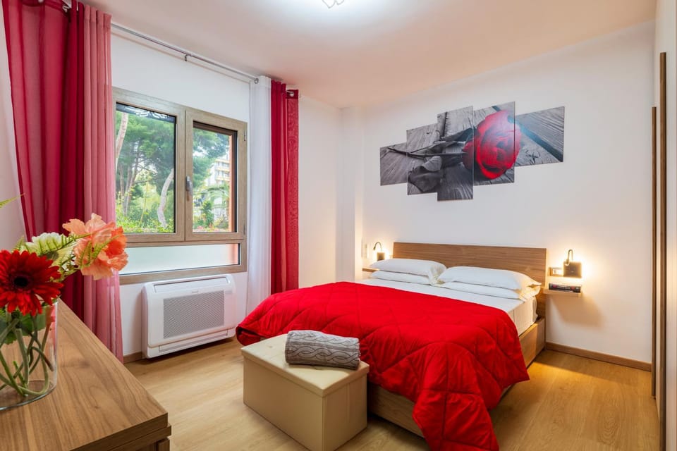 Bed, Bedroom, air conditioner