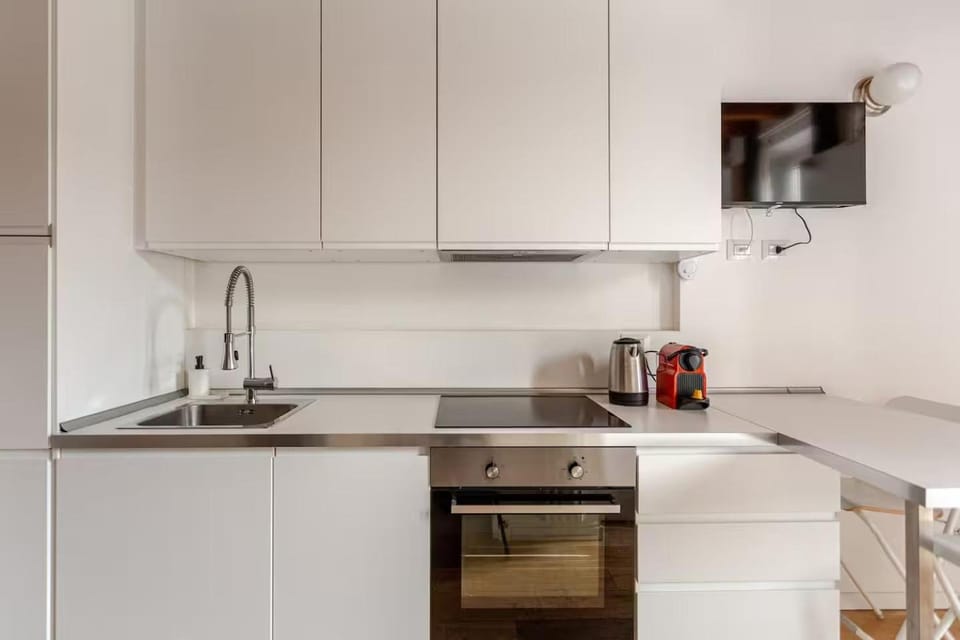 Kitchen or kitchenette, dishwasher