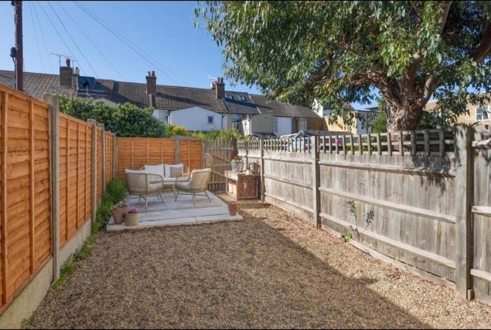 Open & Social Home from Home House in Whitstable