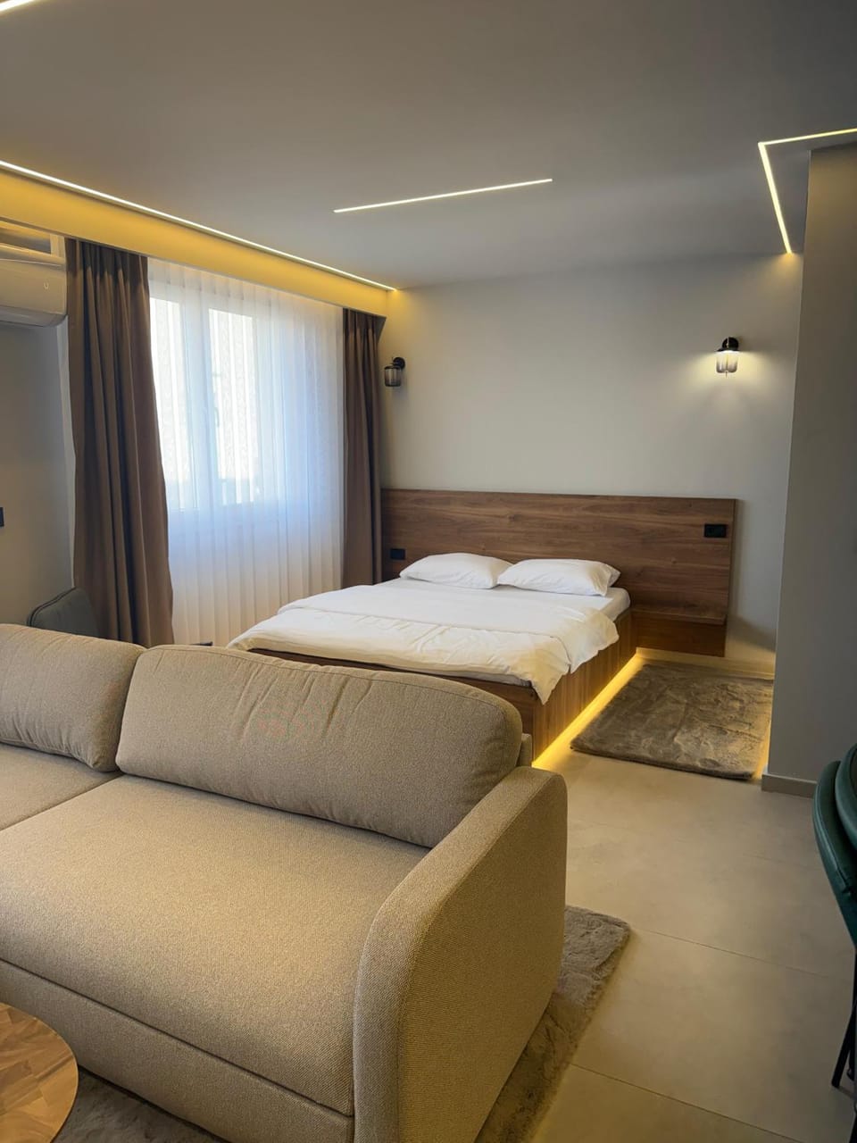 Bed, Living room, Photo of the whole room, Seating area, Bedroom
