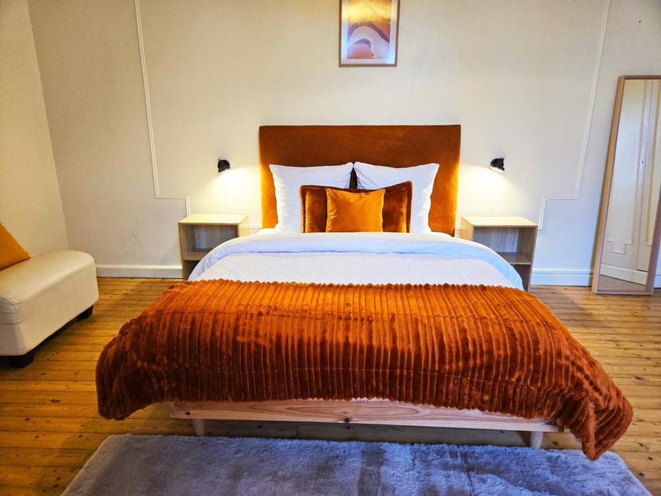Bed, Bedroom