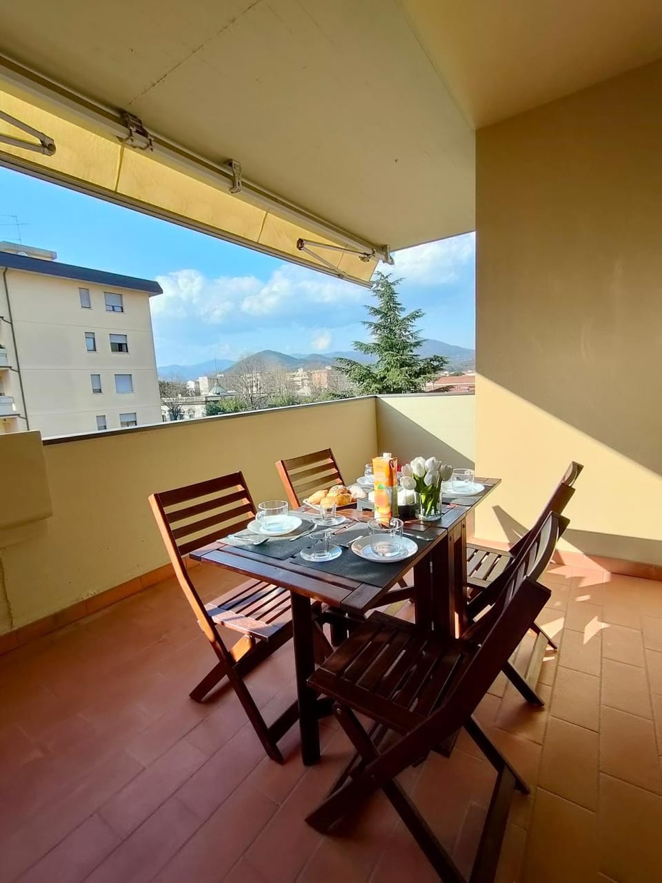 View (from property/room), Balcony/Terrace, Dining area