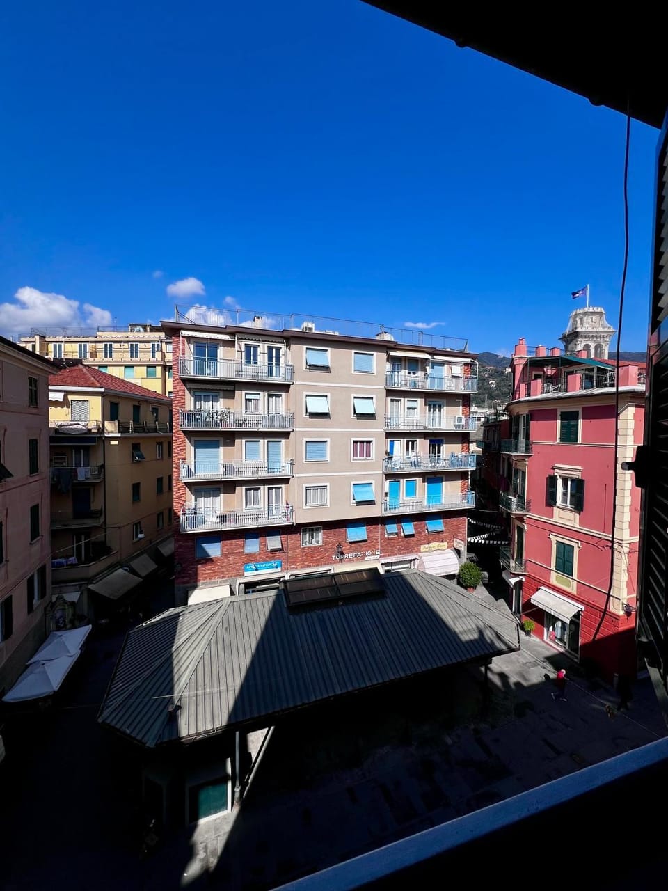 Day, Neighbourhood, City view, Street view