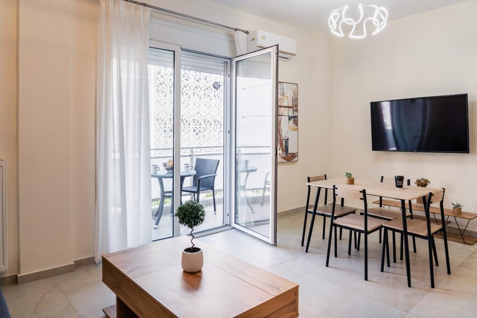 TV and multimedia, Living room, Dining area