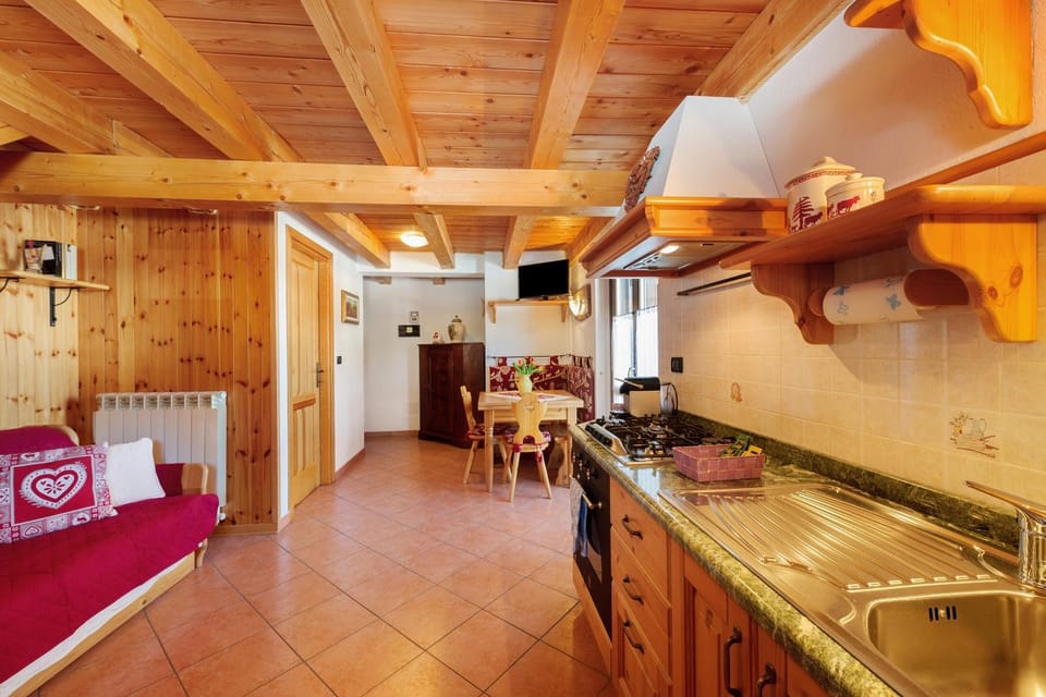 Kitchen or kitchenette, Living room