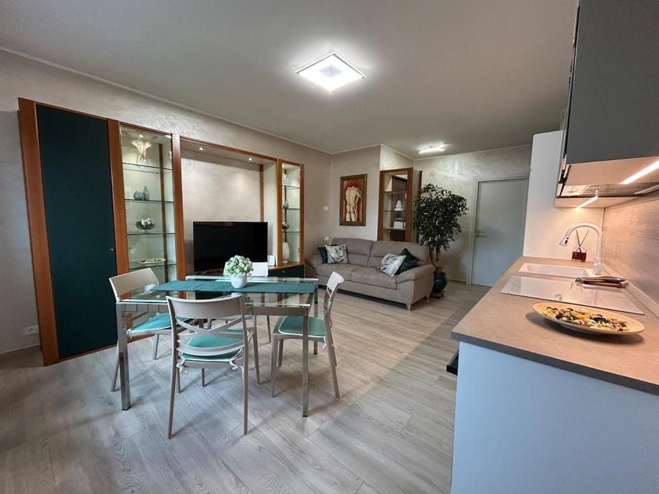 Appartamento Vista sul Castello - con garage privato gratuito Apartment in Piedmont