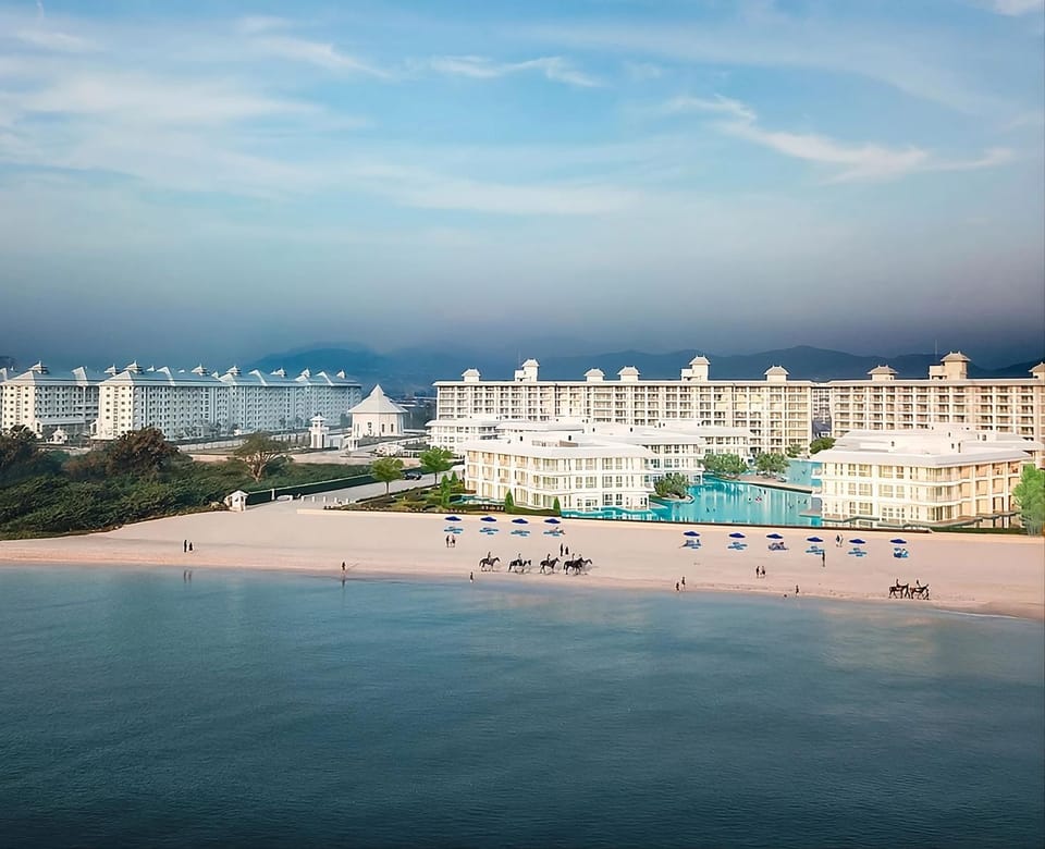 1 Bedroom Beachside Condo in Cha-am House in Thailand