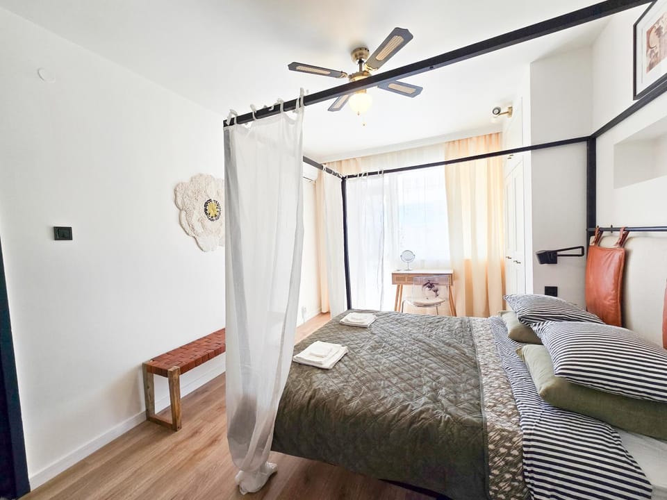 Bed, Bedroom